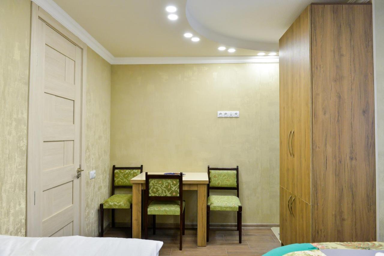 Hostel Look Кутаїсі Екстер'єр фото