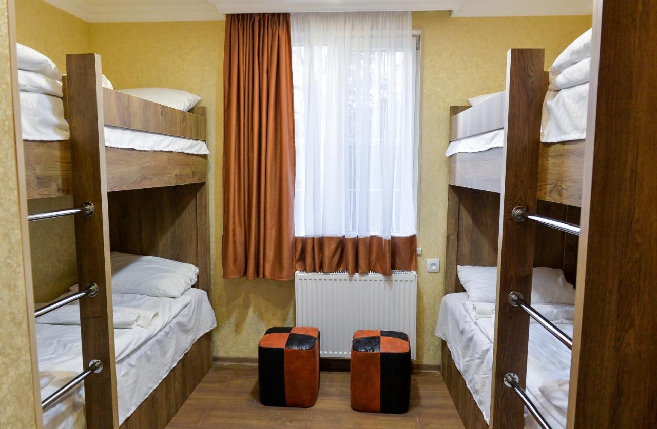 Hostel Look Кутаїсі Екстер'єр фото