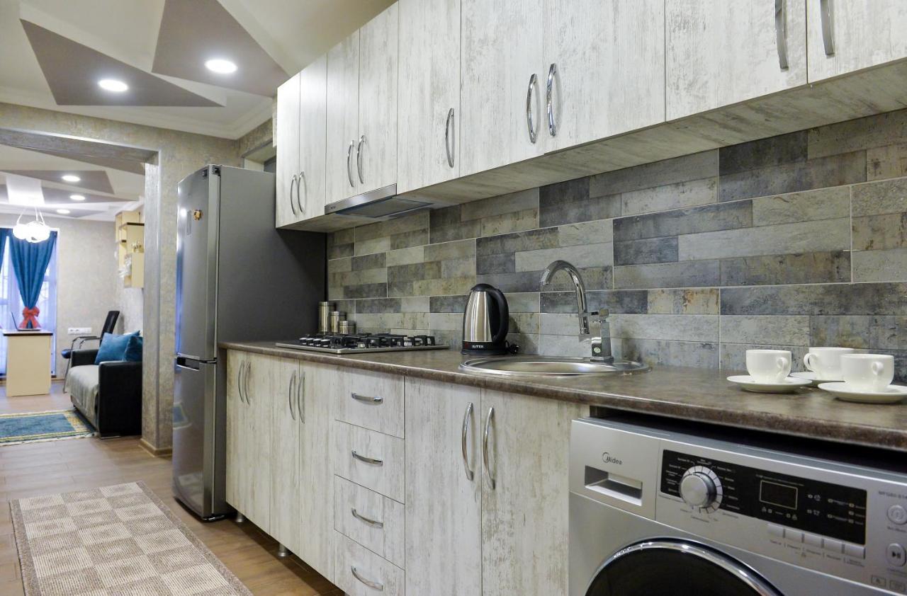 Hostel Look Кутаїсі Екстер'єр фото